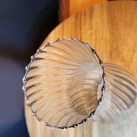 The Crystal Collection 7 in Glass Vase w/ Swirl Pattern design in box  Not Used - Picture 2 of 7